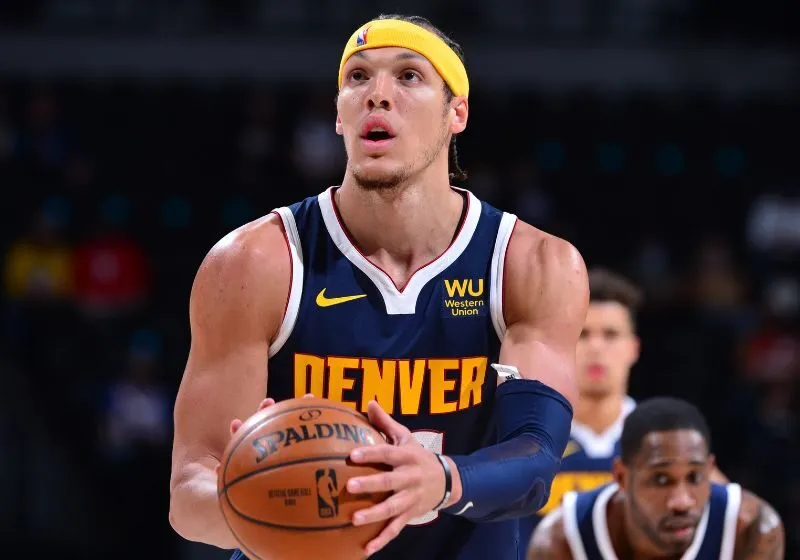 So sánh Aaron Gordon với các vận động viên khác