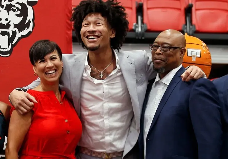 Cầu thủ gốc Việt đầu tiên vô địch NBA