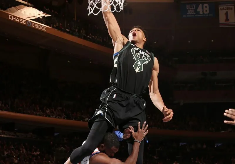 10 cú úp rổ vĩ đại nhất trong lịch sử NBA