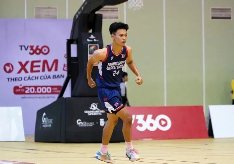 Sinh viên lập kỷ lục ném ba điểm ở bóng rổ Việt Nam